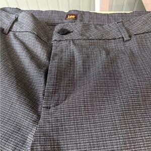 WOMEN'S WRINKLE FREE RELAXED FIT STRAIGHT LEG PANT